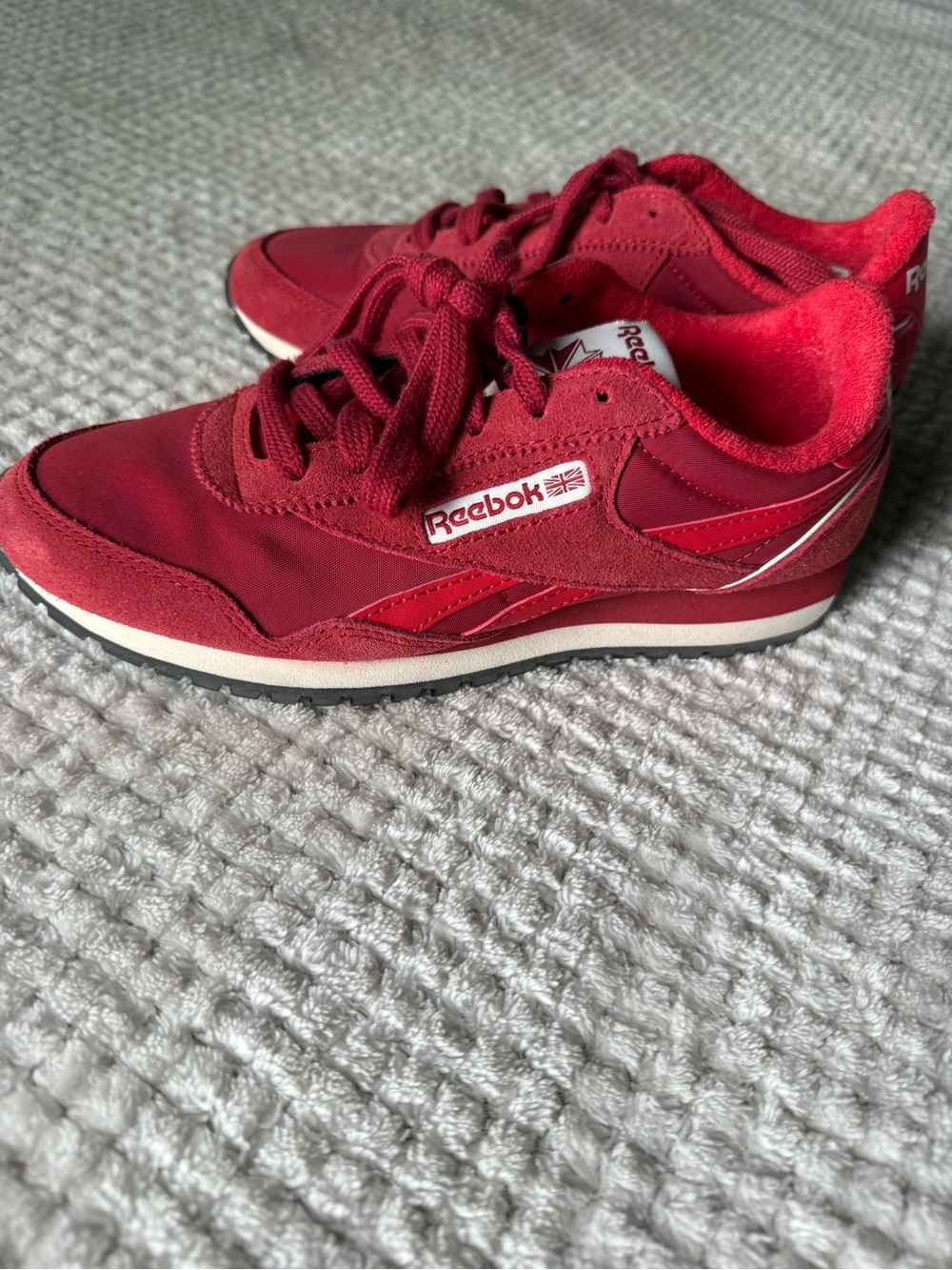 Reebok Red Low-Top Lace-Up Sneakers